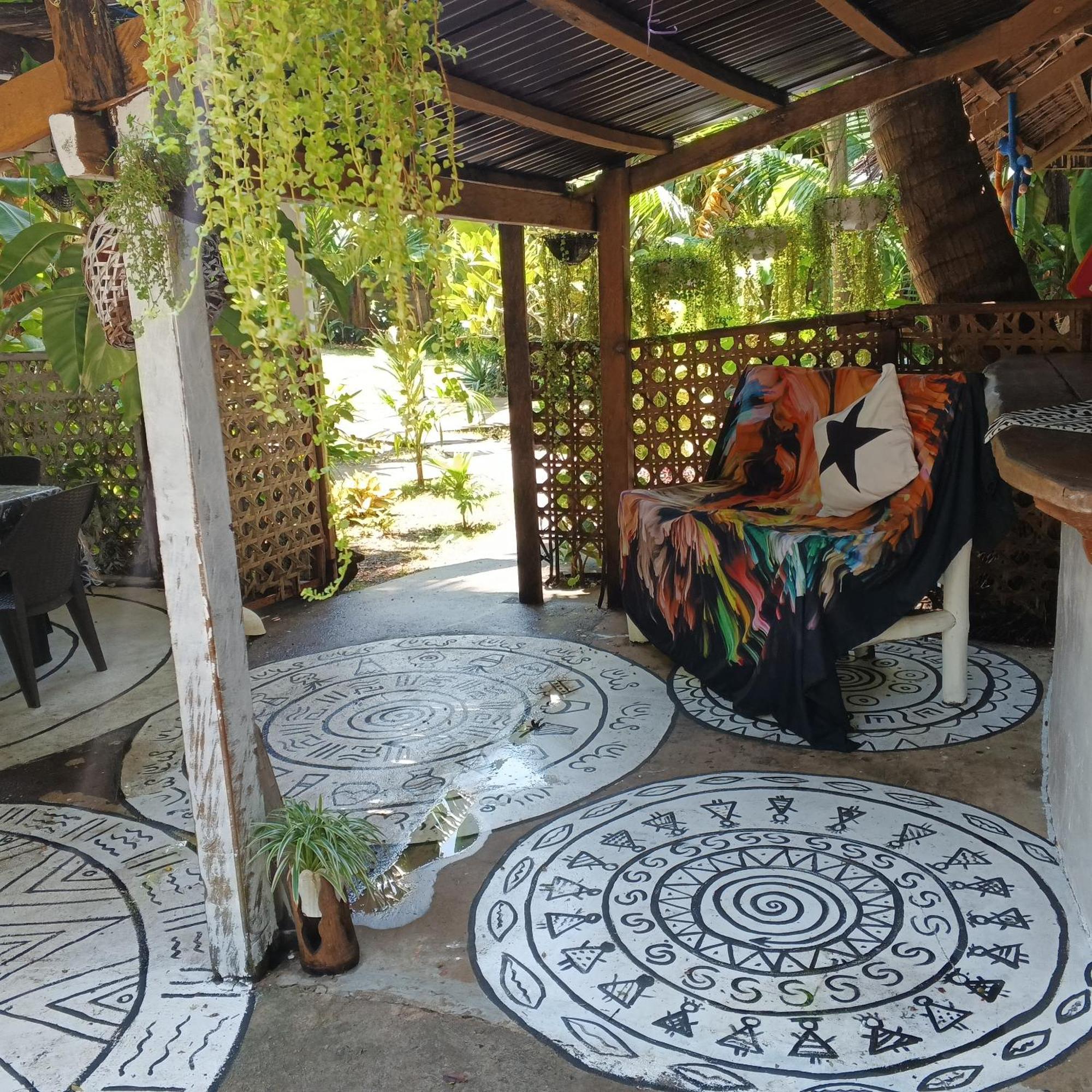 Hotel Two Crazy Monkeys Bakhawan Exterior foto